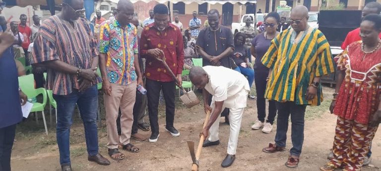 Read more about the article SOD CUTTING CEREMONY FOR THE UPGRADING OF CHPS COMPOUND TO HEALTH CENTER – GOMOA EKWAMKROM