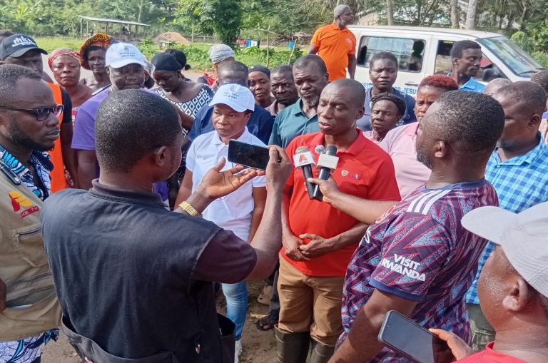 Read more about the article CLEANUP EXERCISE AT GOMOA MANGOASE ELECTORIAL AREA