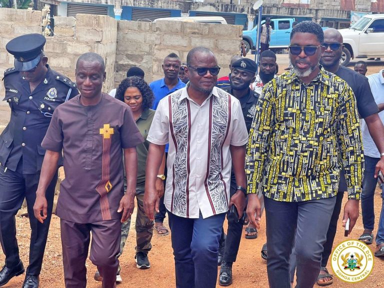 Read more about the article CENTRAL REGIONAL MINISTER VISITS TO GOMOA CENTRAL