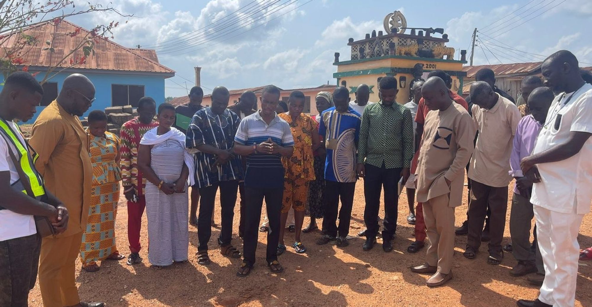 photo_5936180639356881683_y