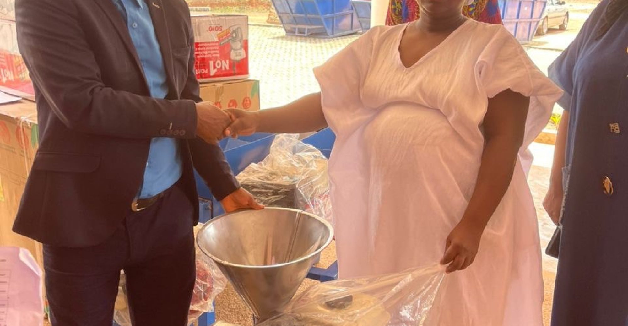 photo_5807635906024901989_y