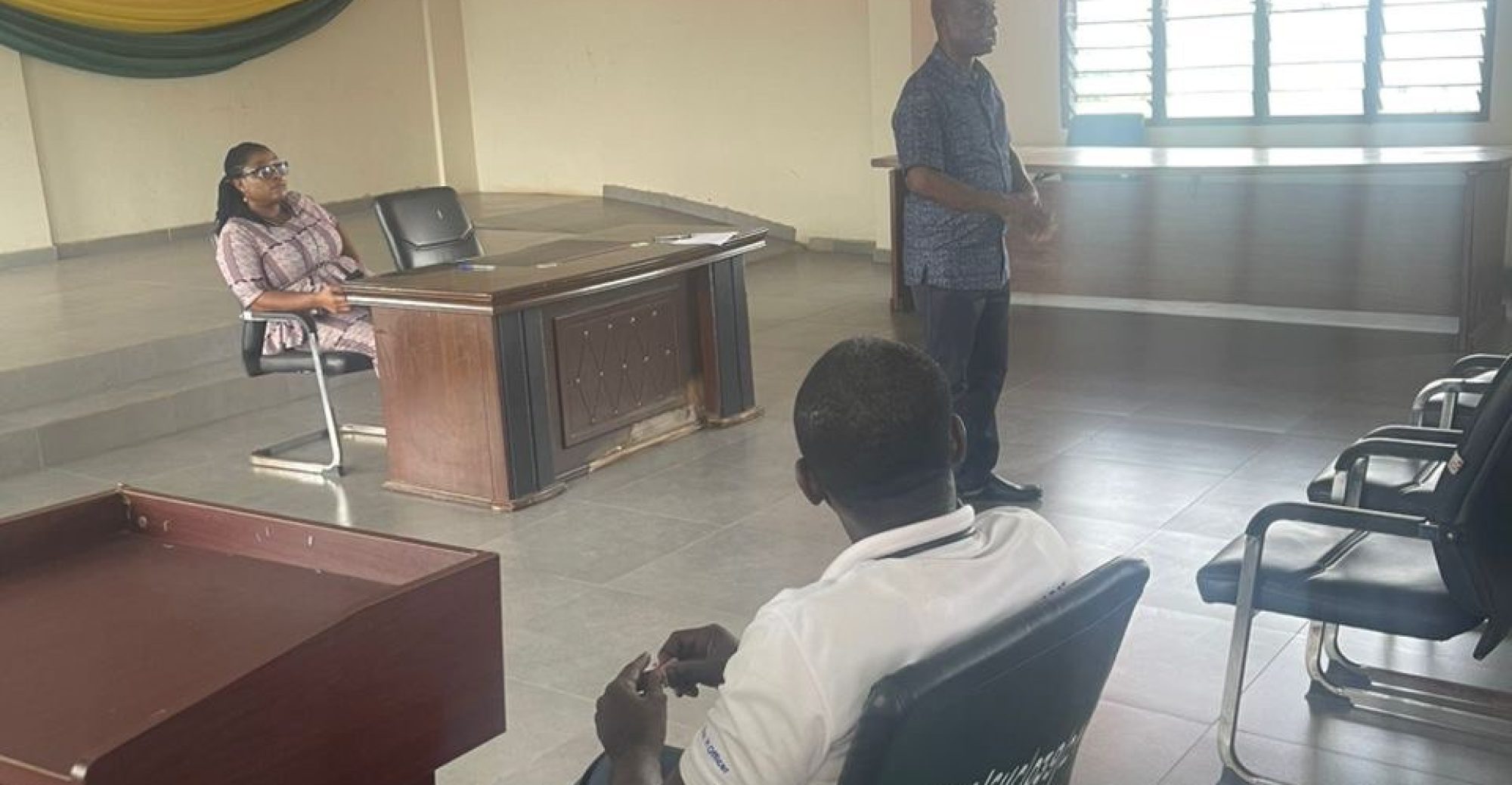 photo_5818773224374865054_y