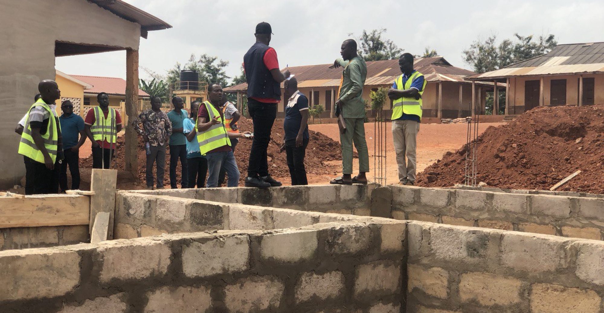 photo_5848226005556857996_y