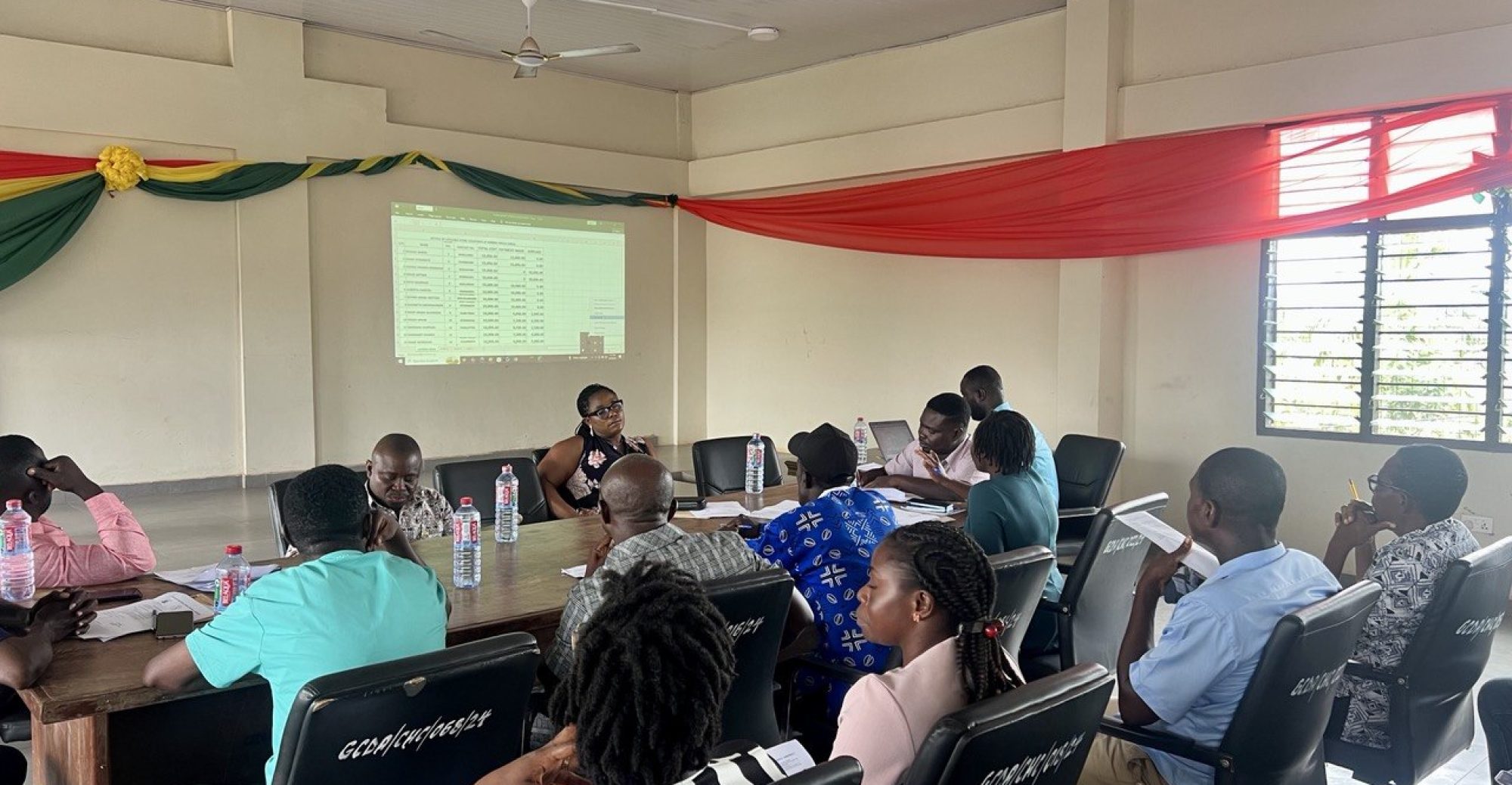 photo_5936115175465356690_y