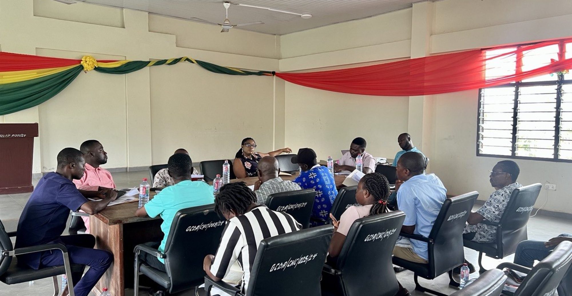 photo_5936115175465356693_y