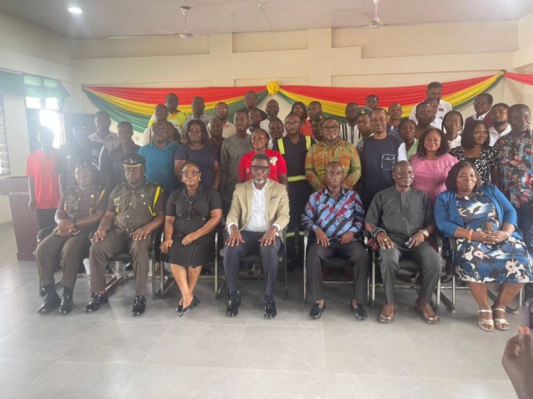 Read more about the article HON. KWAME ASARE OBENG( MP FOR GOMOA CENTRAL) MEETS WITH STAFF OF THE ASSEMBLY TO DISCUSS ISSUES REGARDING THEIR WORK