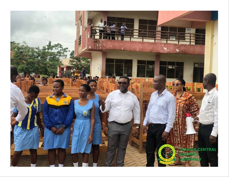 Read more about the article GOMOA CENTRAL DISTRICT ASSEMBLY DONATES BUNK BEDS TO GYAMAN SENIOR HIGH
