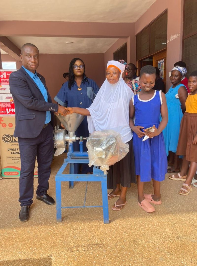 photo_5807635906024901987_y