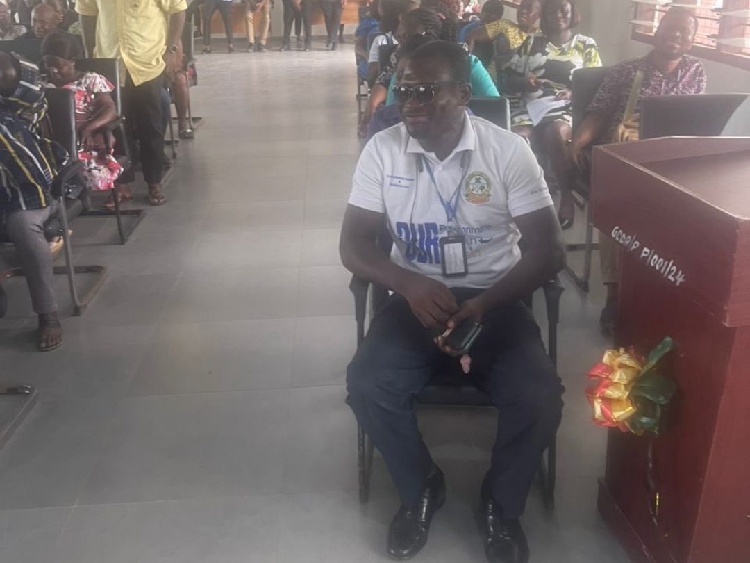 photo_5818773224374865053_y