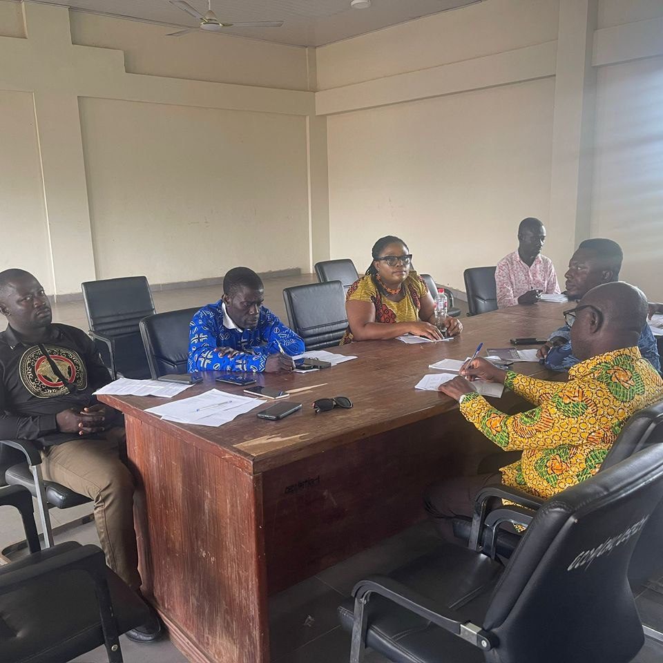 photo_5863882806323252138_y