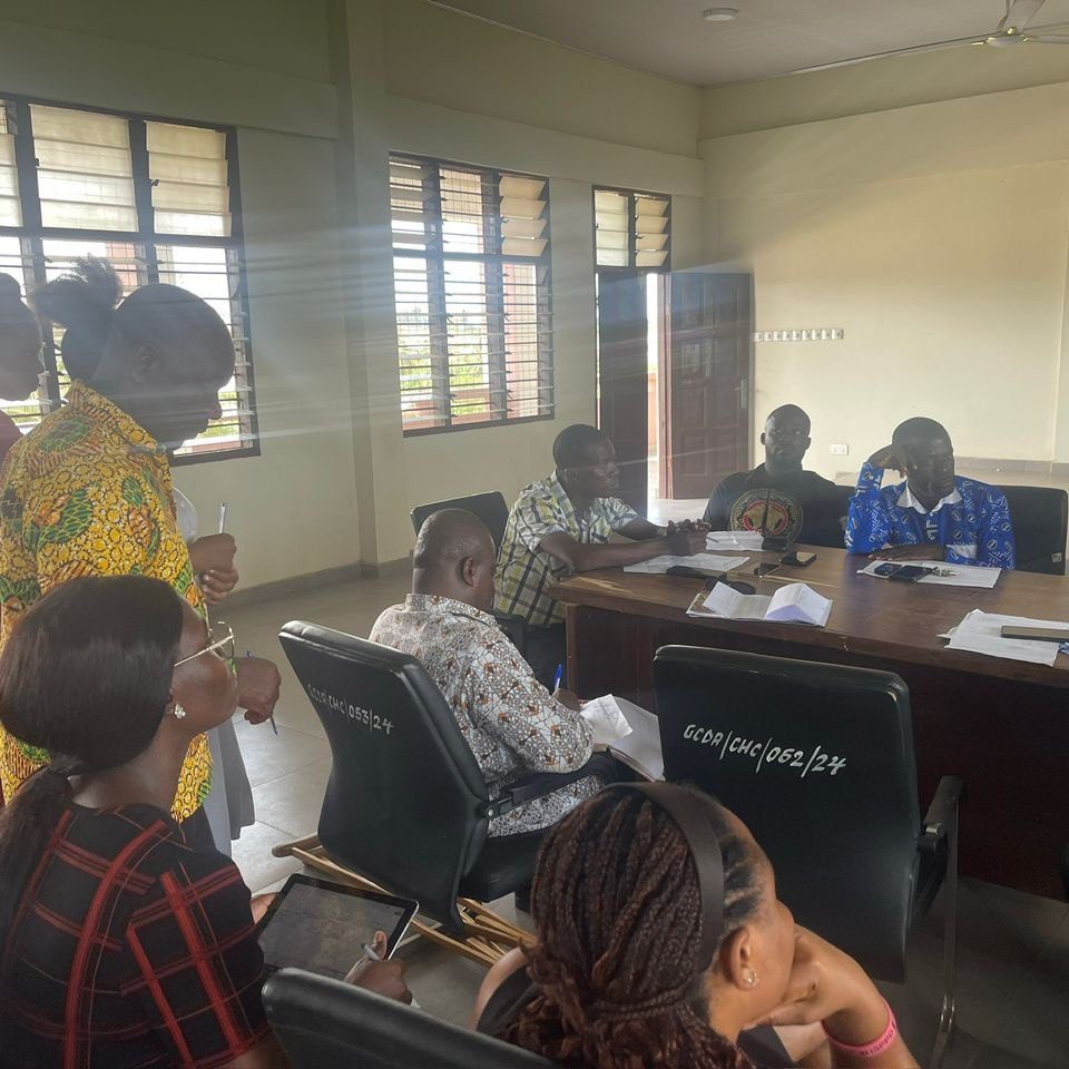 photo_5863882806323252140_y