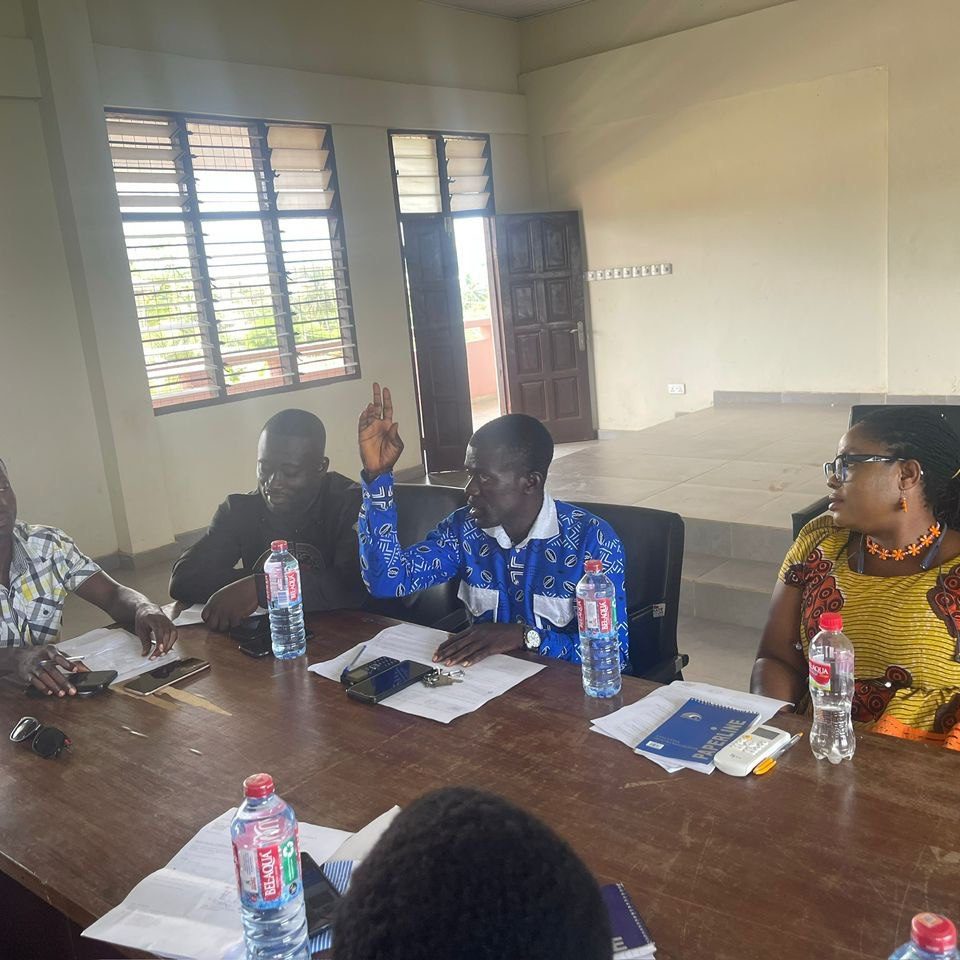 photo_5863882806323252143_y