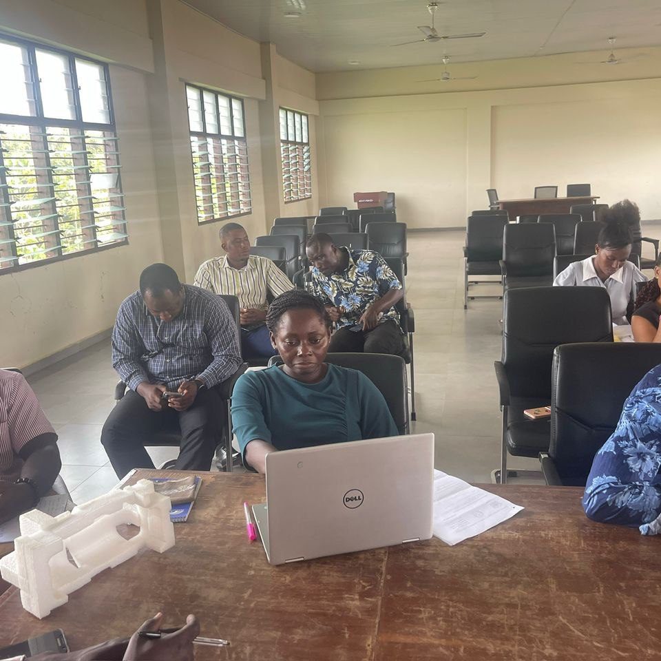 photo_5863882806323252144_y