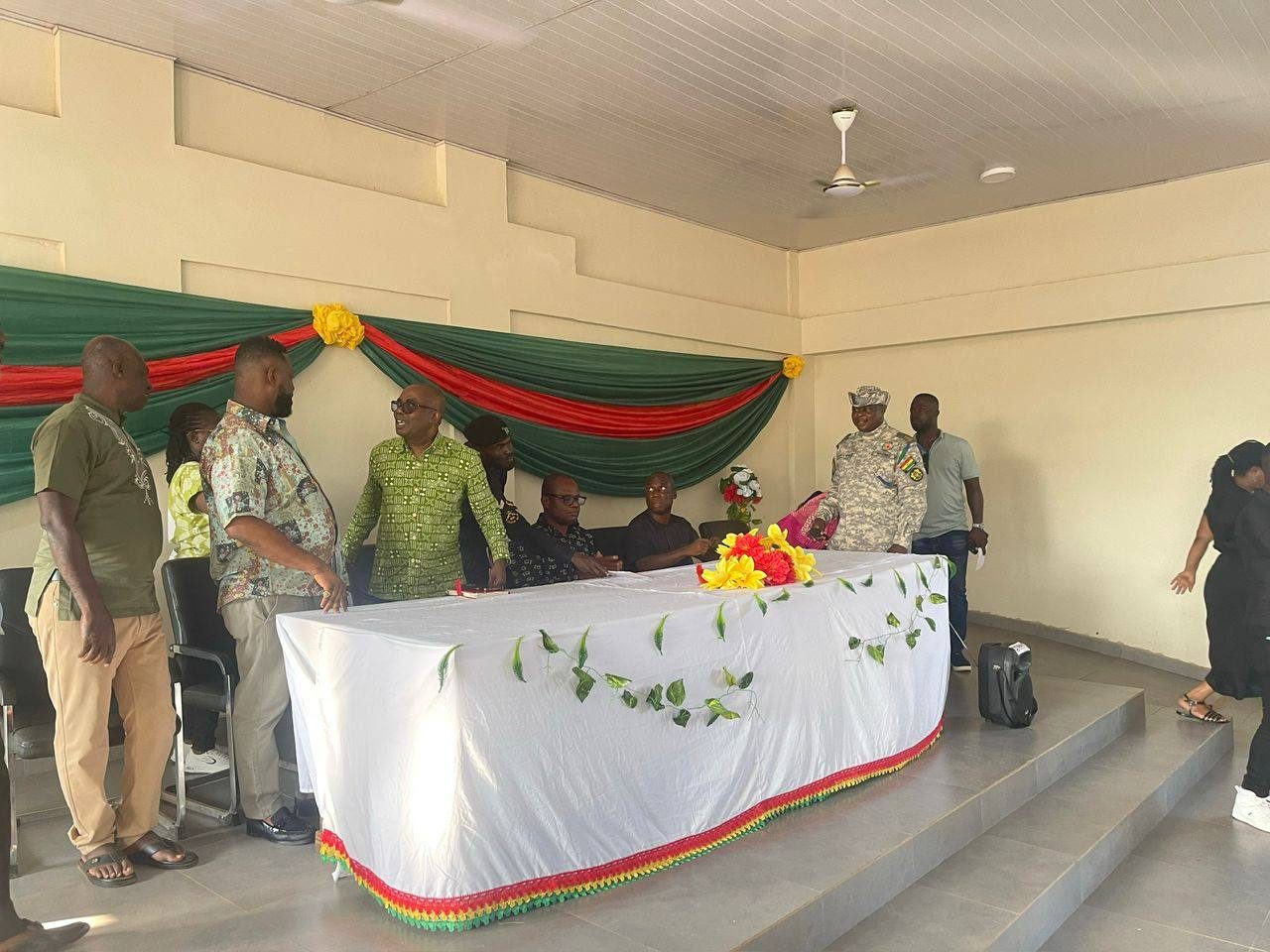 photo_5866120265241136022_y