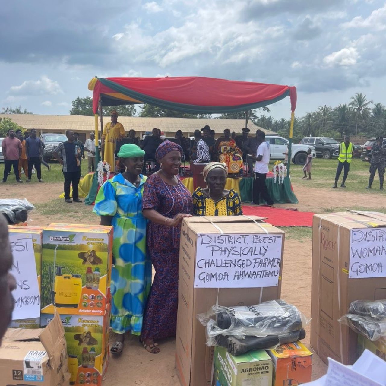 photo_5893128325268442284_y