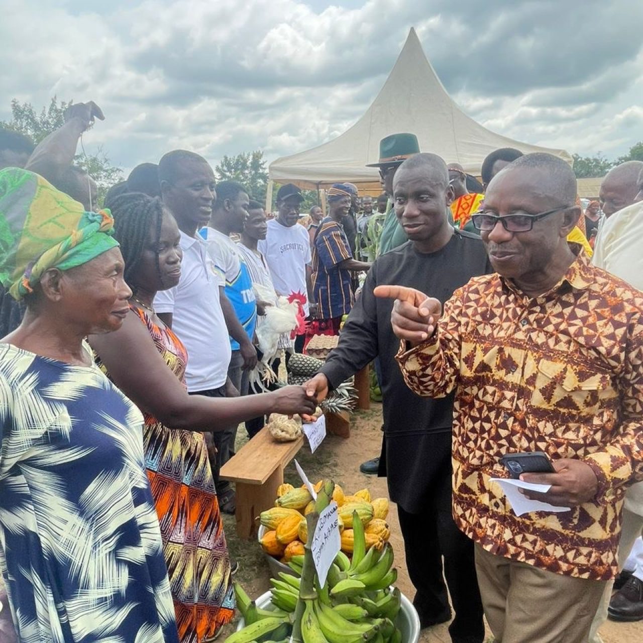 photo_5893128325268442287_y