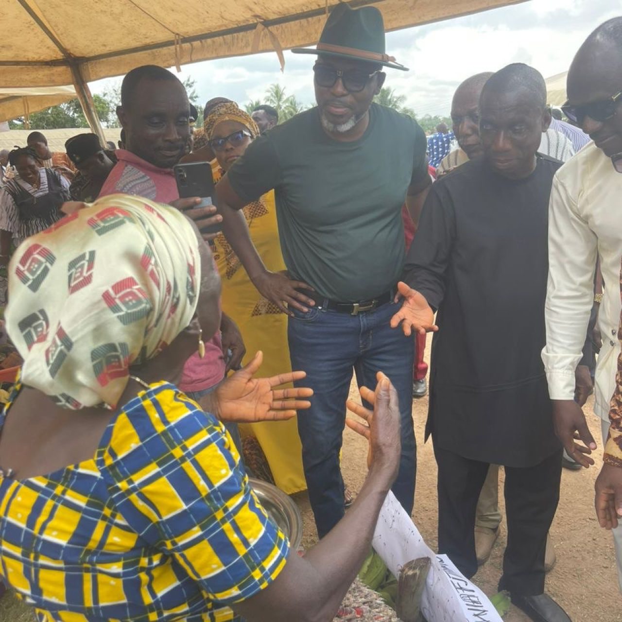 photo_5893128325268442297_y