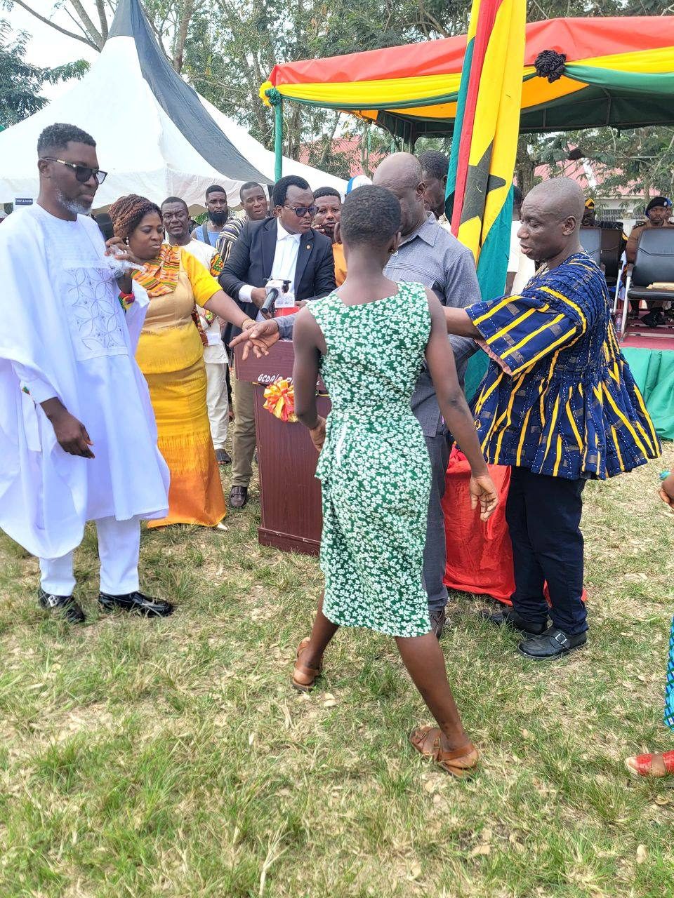 photo_5897722424151706796_y