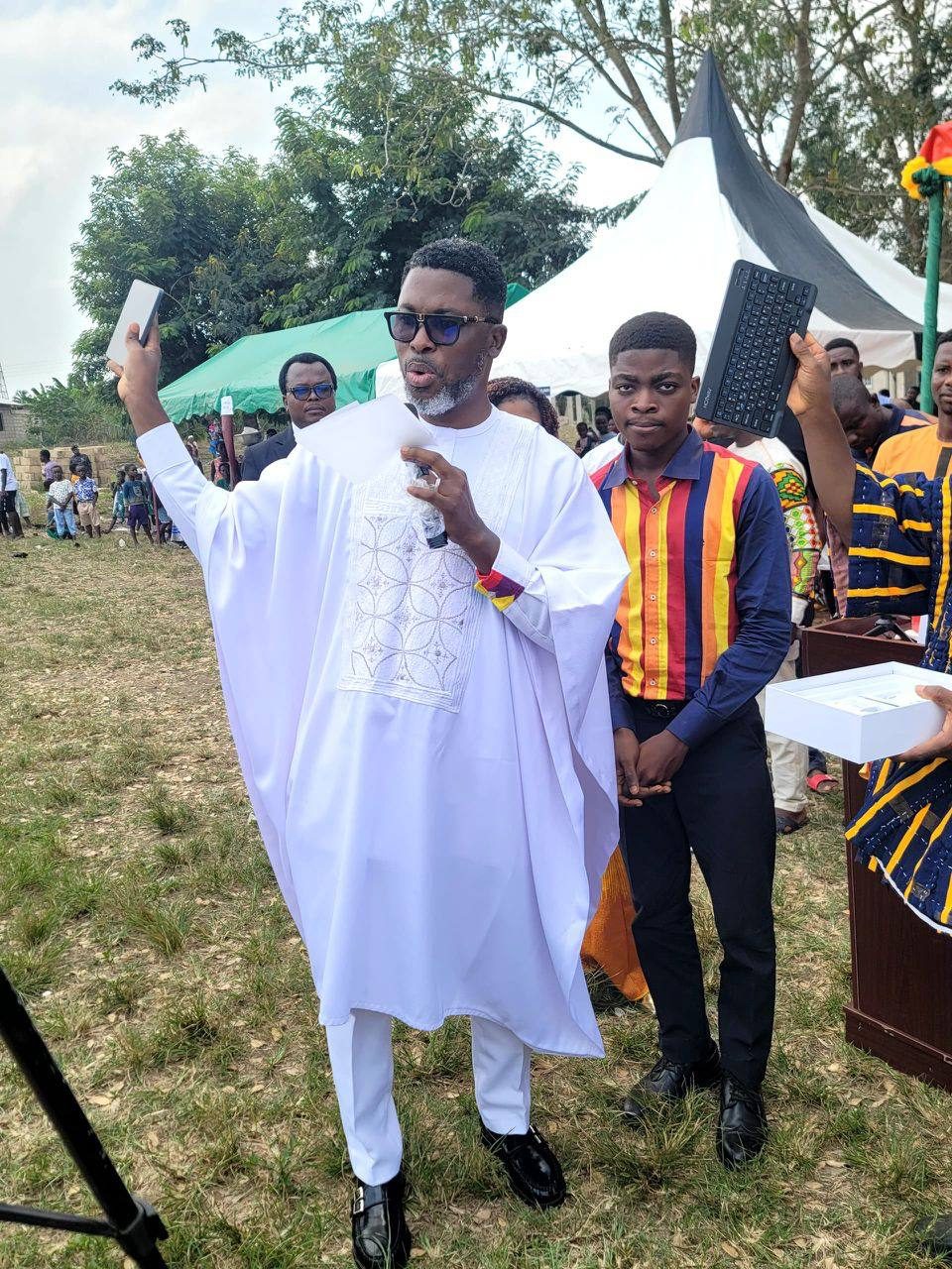 photo_5897722424151706803_y