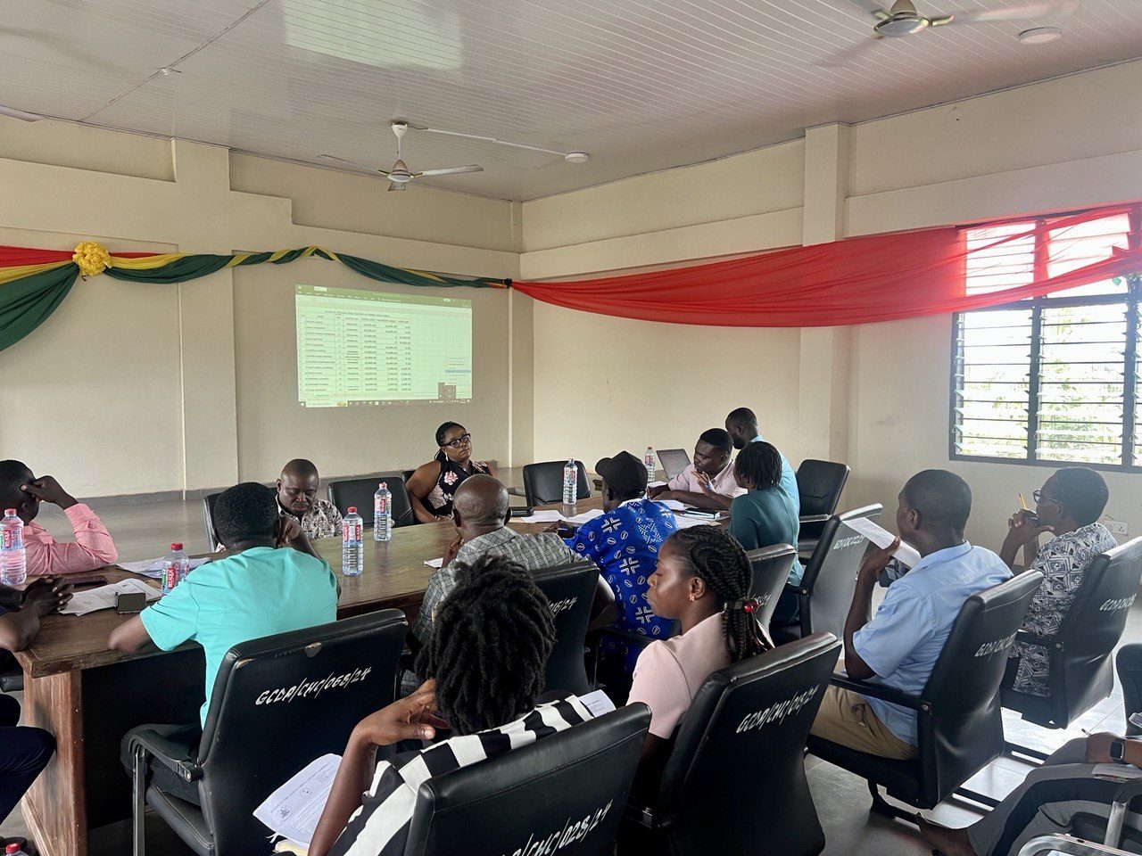 photo_5936115175465356690_y