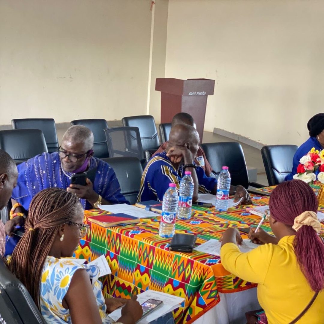 photo_5936180639356881725_y