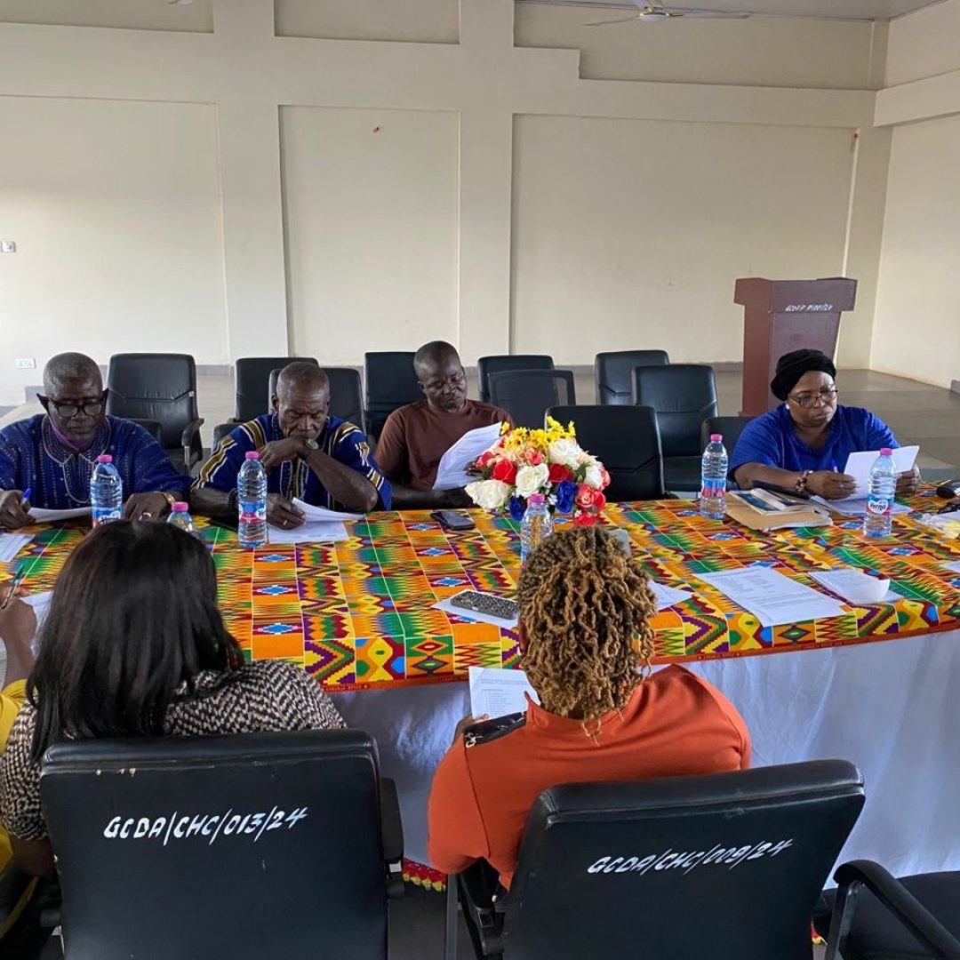 photo_5936180639356881733_y