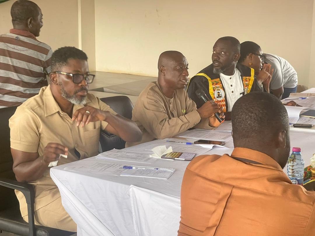 photo_5953923230861036550_y