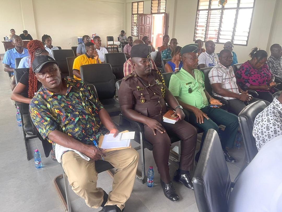 photo_5953923230861036552_y