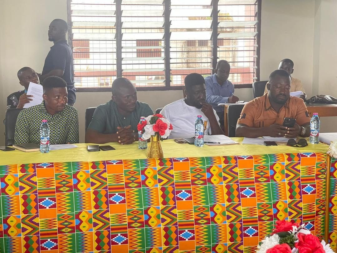 photo_5953923230861036555_y